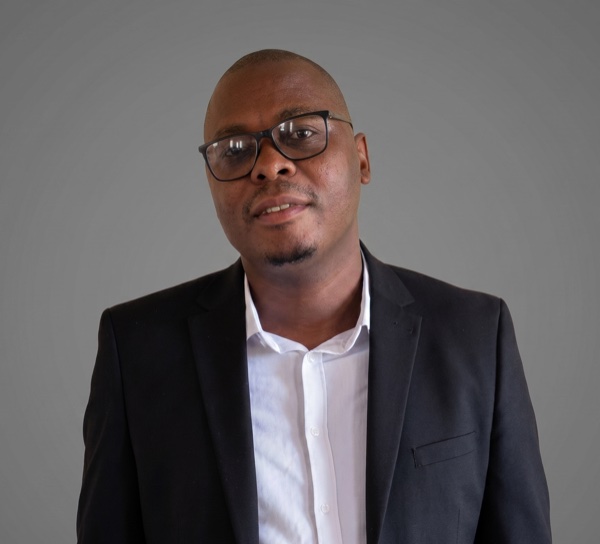 Senior Pastor A Mothoa